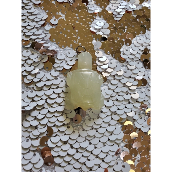 Vintage Jewelry - Jade turtle Pendant